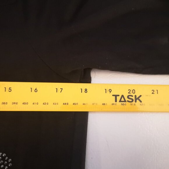 Apt. 9 Ladies Black with Sequins on Front Size Medium Top - Picture 7 of 9